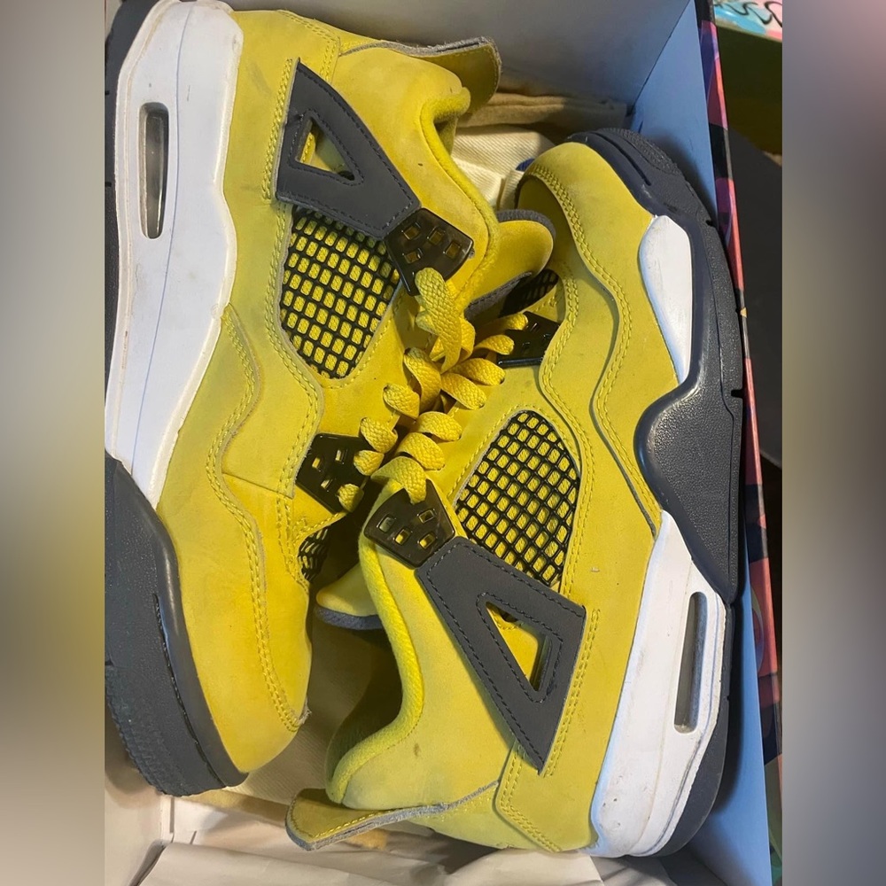 Only worn 2 times